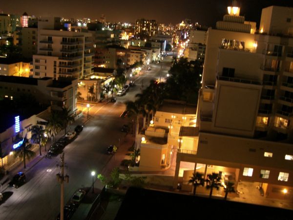 ocean DR /roof of the Bentley Beach